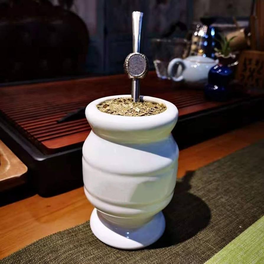 レザー製マテ茶カップとストロー 南米通販サイトメルカドリブレでNo.1。南米、欧州を中心とした